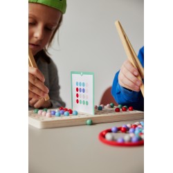Duelul punctelor, joc educativ de logica si indemanare cu bile colorate, BS Toys